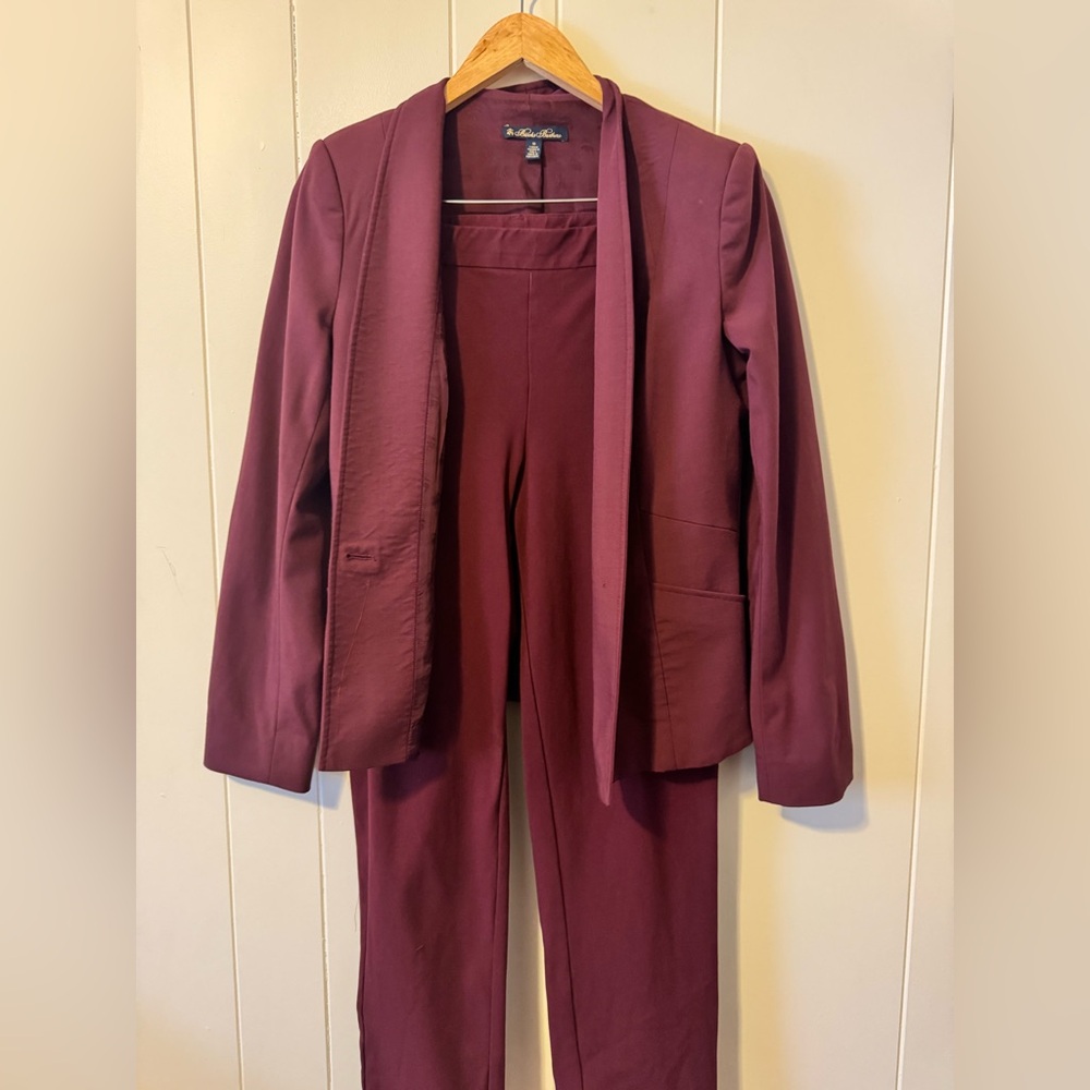 Brooks Brothers Matching Suit. Stretching Material. SZ 10